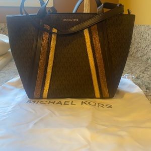 Like new Michael Kors bag